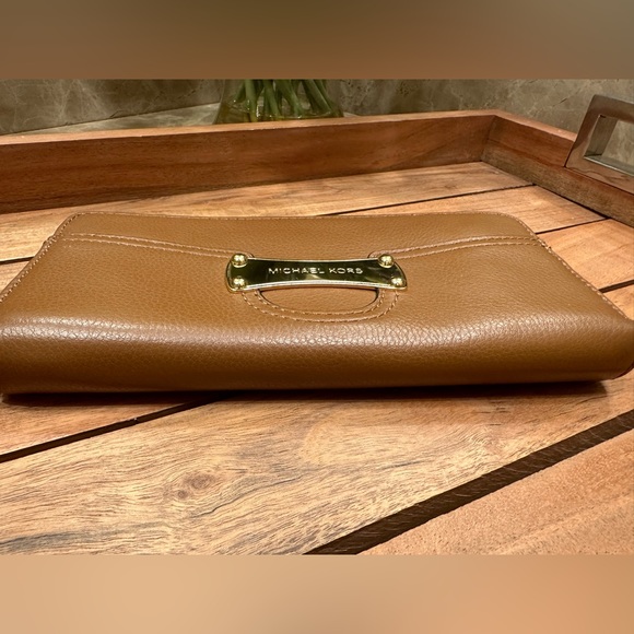 Michael Kors brown leather zippered wallet. Light use. - Picture 2 of 13